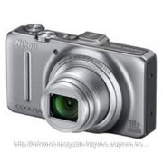 Цифровая камера Nikon Coolpix S9300 silver_ (16 Mpx, 18x zoom, 25 - 450mm, 3,0-дюймовий РК-дисплей, VR, H.264 1920x1080 (30fps), Режим зйомки 3D,