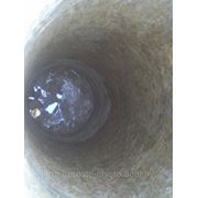 Чистка дна канализационных колодцев фото