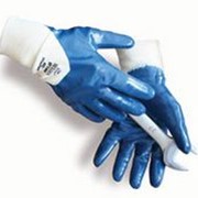 Прочные перчатки с покрытием на основе нитрила. фото