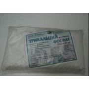 Трикальцийфосфат (кормовой) применяется в качестве кормовой добавки в животноводстве. фото