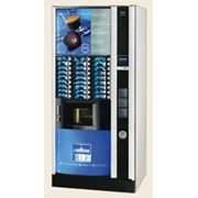 Торговый автомат Lavazza BLUE Zenith - самый современный торговый автомат приготавливающий кофе как из капсул Lavazza BLUE так и из натурального зернового кофе
