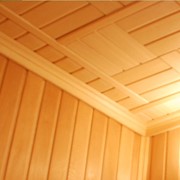 Плинтусы потолочные деревянные