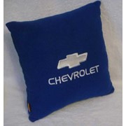 Автомобильная подушка Chevrolet синяя фотография