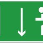 Знак Направления выхода к безопасному выходу на лево и вниз фото