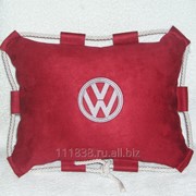 Подушка красная Volksvagen со шнуром фотография