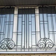 Решетки металлические оконные кованые фото
