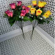 Искусственные двухцветные розы 45 см фотография