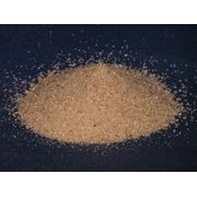Песок кварцевый для сварочных материалов (ГОСТ 4417-75). Песок используется для производства сварочных материалов. Основное отличие от аналогичного сырья - отсутствие примесей серы и фосфора. фото