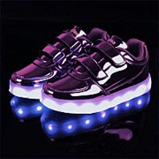 Блестящие детские светящиеся кроссовки 2020. Зарядка USB фотография