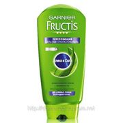 Fructis Бальзам-ополаскиватель Fructis Длина и сила для длинных ломких и секущихся волос всех типов 200мл (2492) фотография