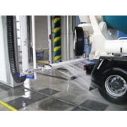 Комплексное мытье грузовых автомобилей строительной и дорожной техники любых марок и моделей фото