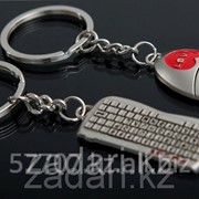 Брелок для двоих Мышка и Клавиатура - подарок для IT специалистов фотография