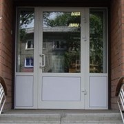 Входные алюминиевые двери фотография