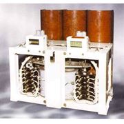 Контактор вакуумный типа КВТ-10-400-4У2 для коммутации силовых цепей управления электроустановок (асинхронных и синхронных электродвигателей с активной и слабоиндуктивной нагрузкой не подверженных действию атмосферных перенапряжений). фото