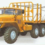 Автопоезд-сортиментовоз в составе тягача и двухосного прицепа УРАЛ-4320-8104.1