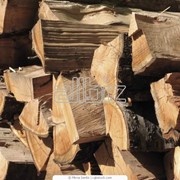 Дрова колотые камерной сушки, свежеколотые дрова фотография