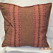 Подушка декоративная коричневая фото