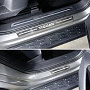 Накладки на пороги VW Tiguan 2016–наст. время (внешние лист шлифованный надпись Tiguan) фотография