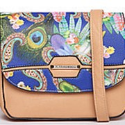 Красивая женская сумочка из искусственной кожи фото