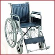 Инвалидное кресло со съемными подлокотниками и подножками