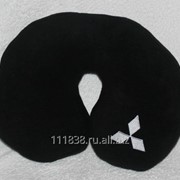 Подушка под шею Mitsubishi черная фотография