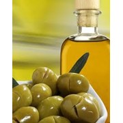 Оливковое масло первого отжима высшего качества фотография