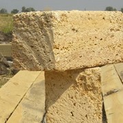 Камень-ракушняк, природный строительный материал фотография