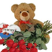 Медвежонок с подарками фото