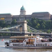 Экскурсия по Дунаю на кораблике фото