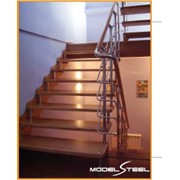Лестницы на больцах фотография
