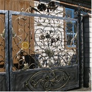 Ворота под заказ с элементами художественной ковки