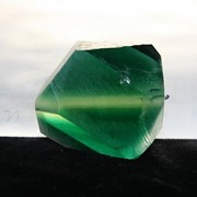 Кристаллы синтетического кварца фото