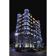 Освещение административных зданий Подсветка ночное освещение зданий и фасадов фотография