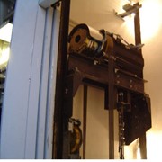 Ремонт компонентов лифтов и подъемного оборудования фото
