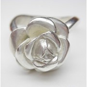Серебряное кольцо-роза фото