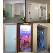 Стеклянные двери Перегородки изготовление и монтаж стеклянных дверей. фото