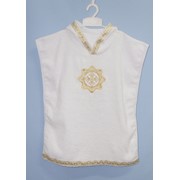 Накидка для крещения из махры, с вышивкой с кнопками по бокам и отделана золотой или серебряной лентой фото