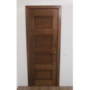 Дверь темно-коричневая фото