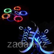 Светящиеся неоновые шнурки фотография