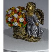 Золотая композиция из мыла ангел джулия с букетом роз фотография