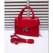Женская сумка мессенджер 18 х 25 см с застежкой и ремешком ярко-красная фотография