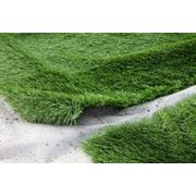 Укладка и засыпка искусственной травы укладка травы фото