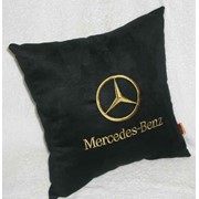 Автомобильная подушка Mercedes черная