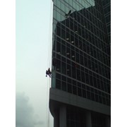 Высотные работы промышленных альпинистов в г.Алматы фото