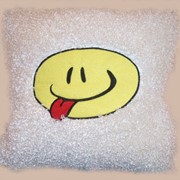 Подушка декоративная Смайлик с языком фото