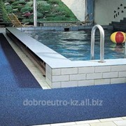 Противоскользящие покрытия для бассейнов 3M™ Safety-Walk™ 3200 фото