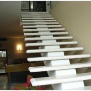 Лестницы из травертина фото