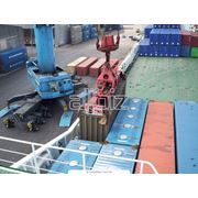 Международные перевозки в морских контейнерах фотография