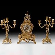 Часы каминные Людовик XV с канделябрами на 4 свечи, набор из 3 предм. фотография