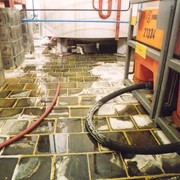 Плитка кислотоупорная из плавленного базальта фотография